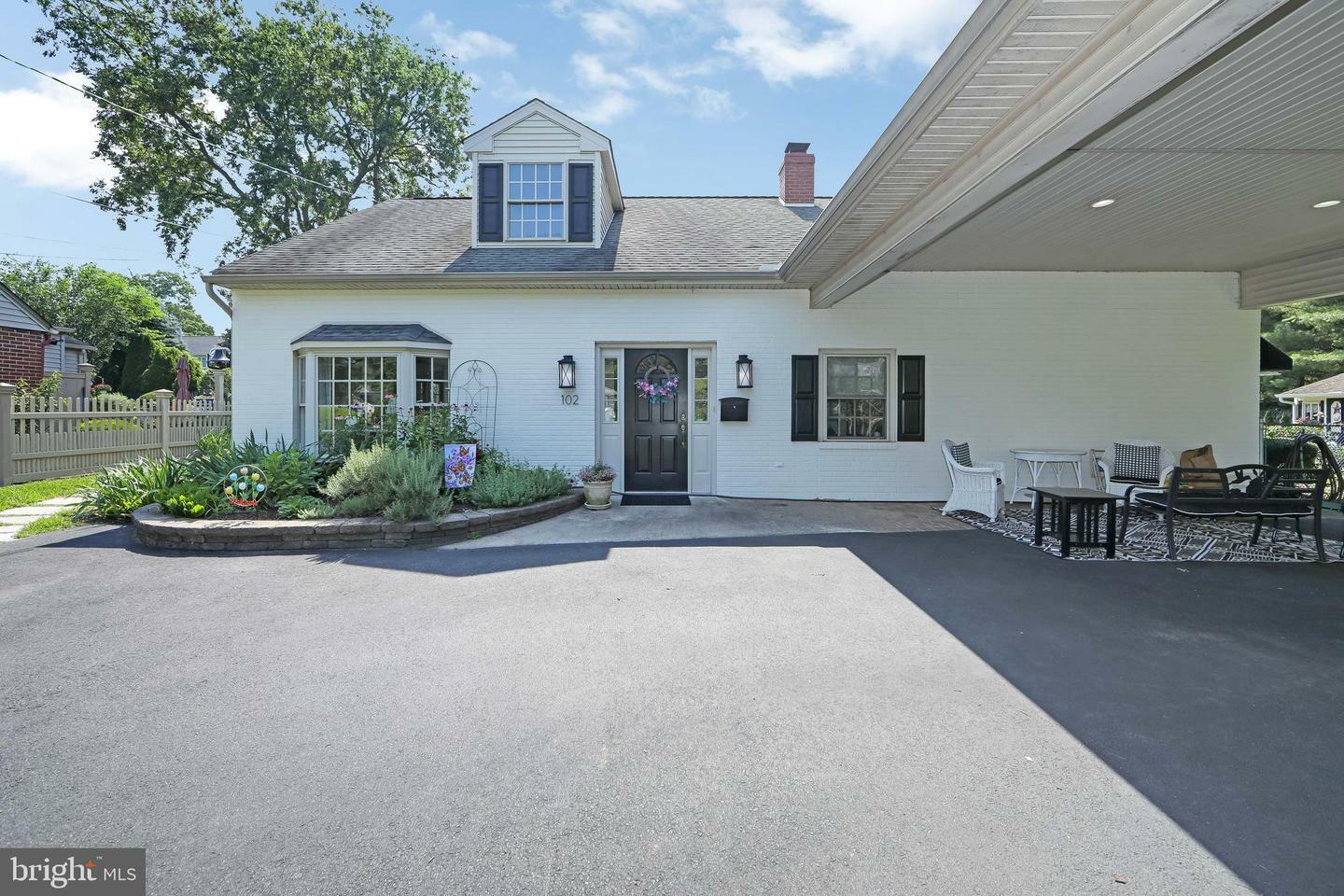 Property Photo: 102 E High Street NJ 08035
