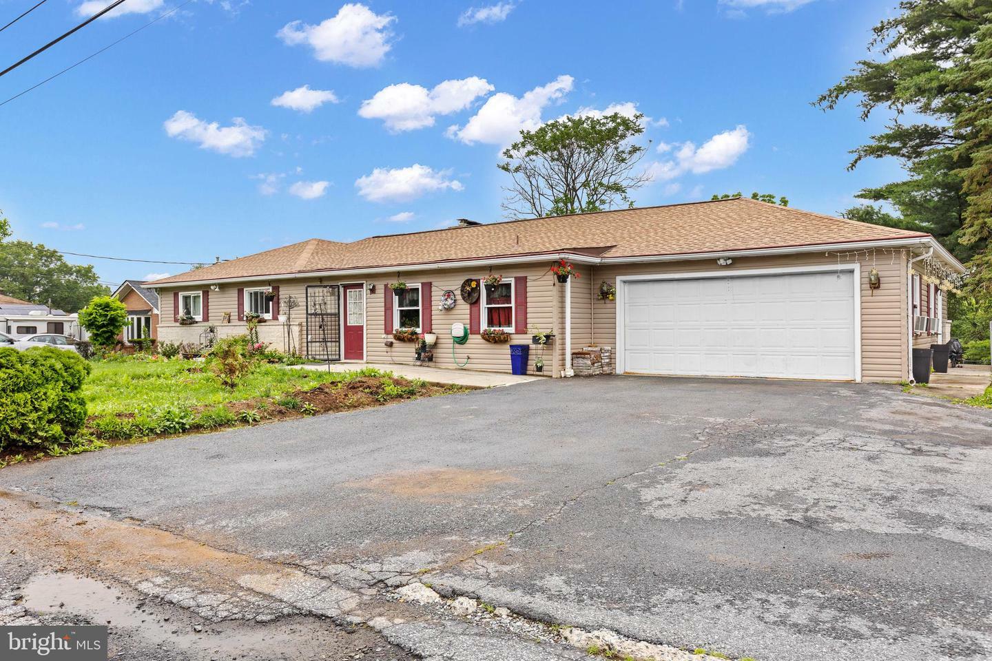 Property Photo: 3616 Ridgeway Road PA 17109