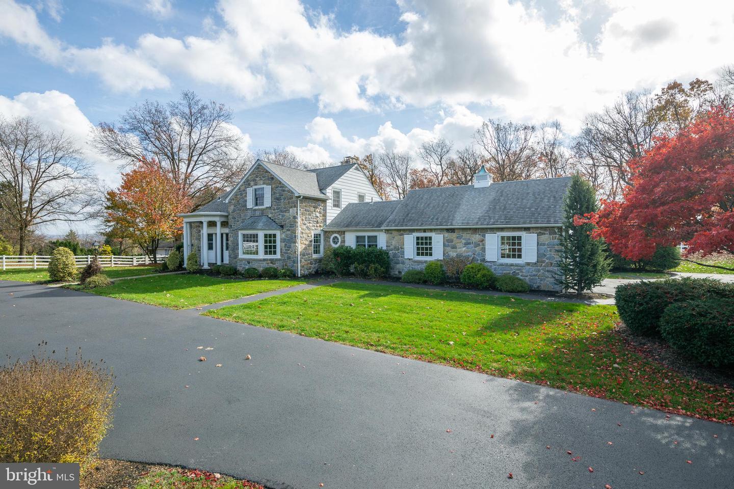 Property Photo: 558 Brownsville Road PA 19608