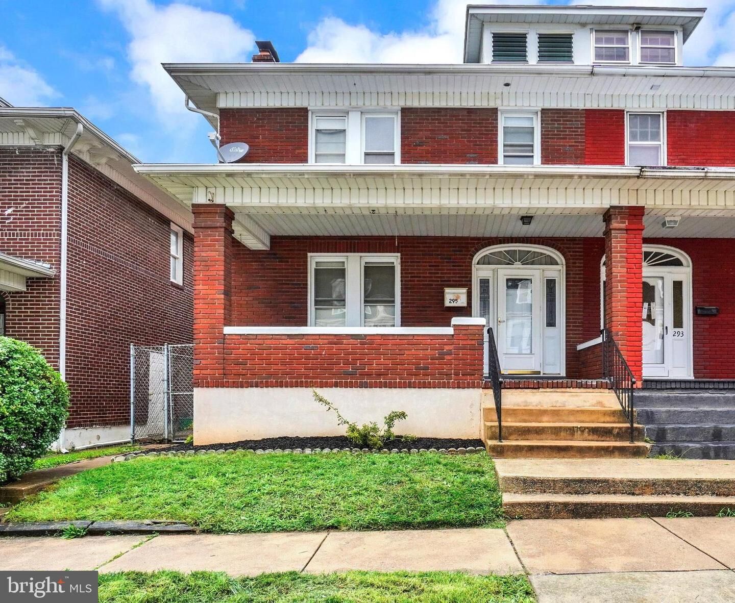 Property Photo:  295 W Cottage Place  PA 17401 