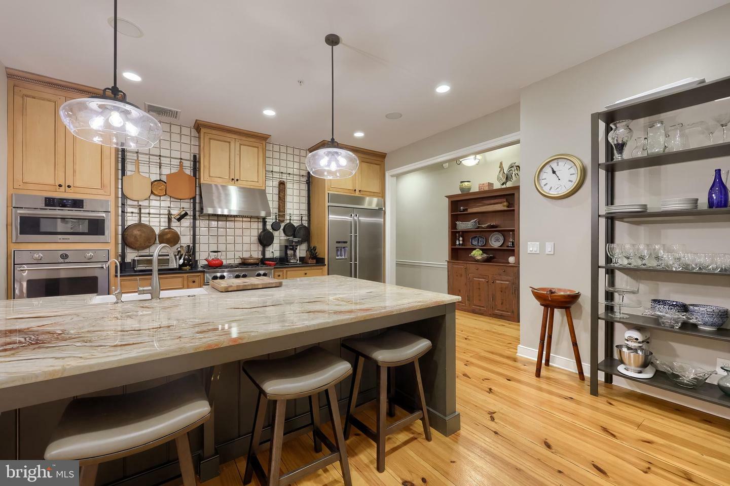 Property Photo: 121 E King Street 123 PA 17602