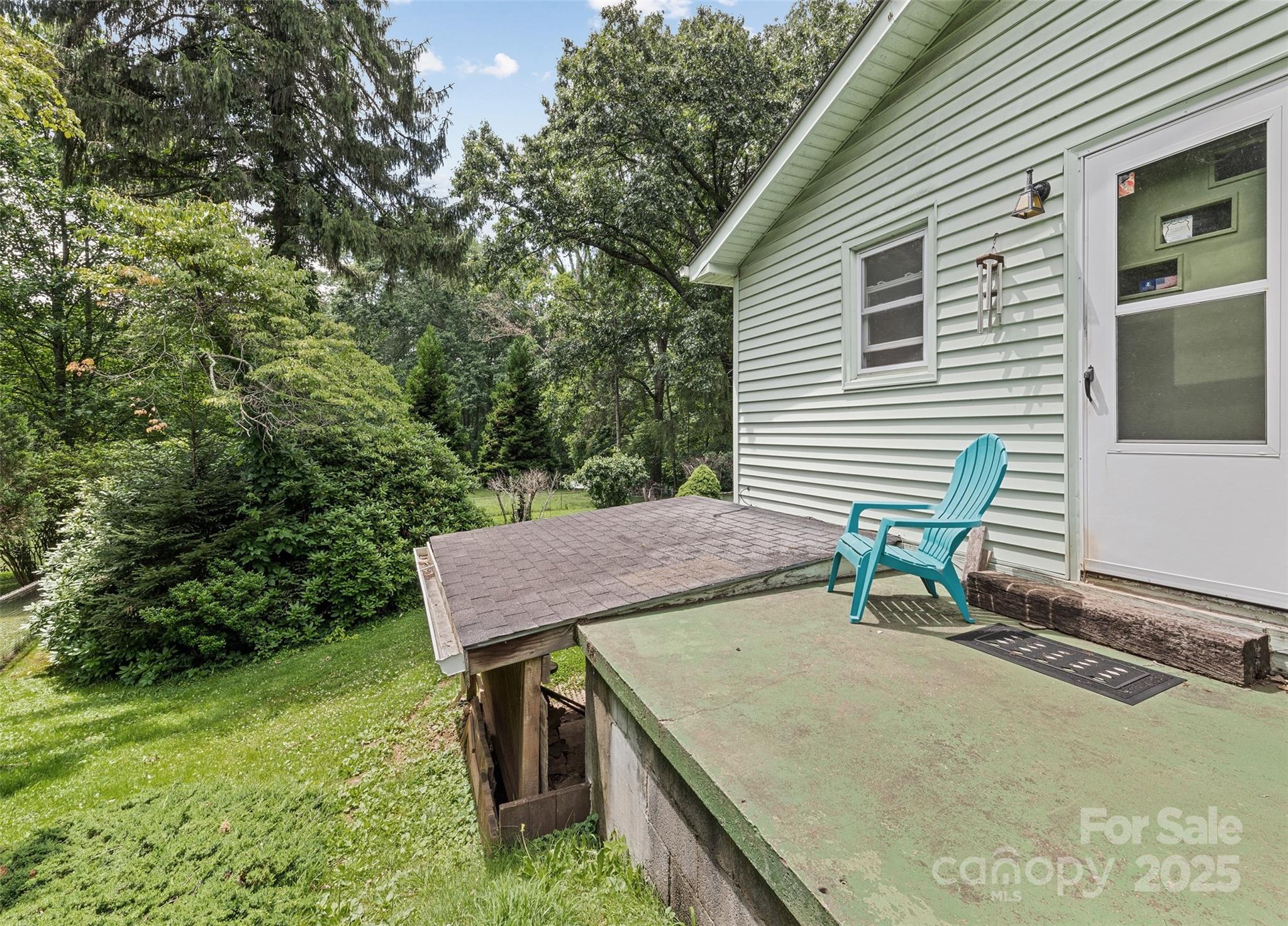 Property Photo: 360 Thomas Park NC 28786