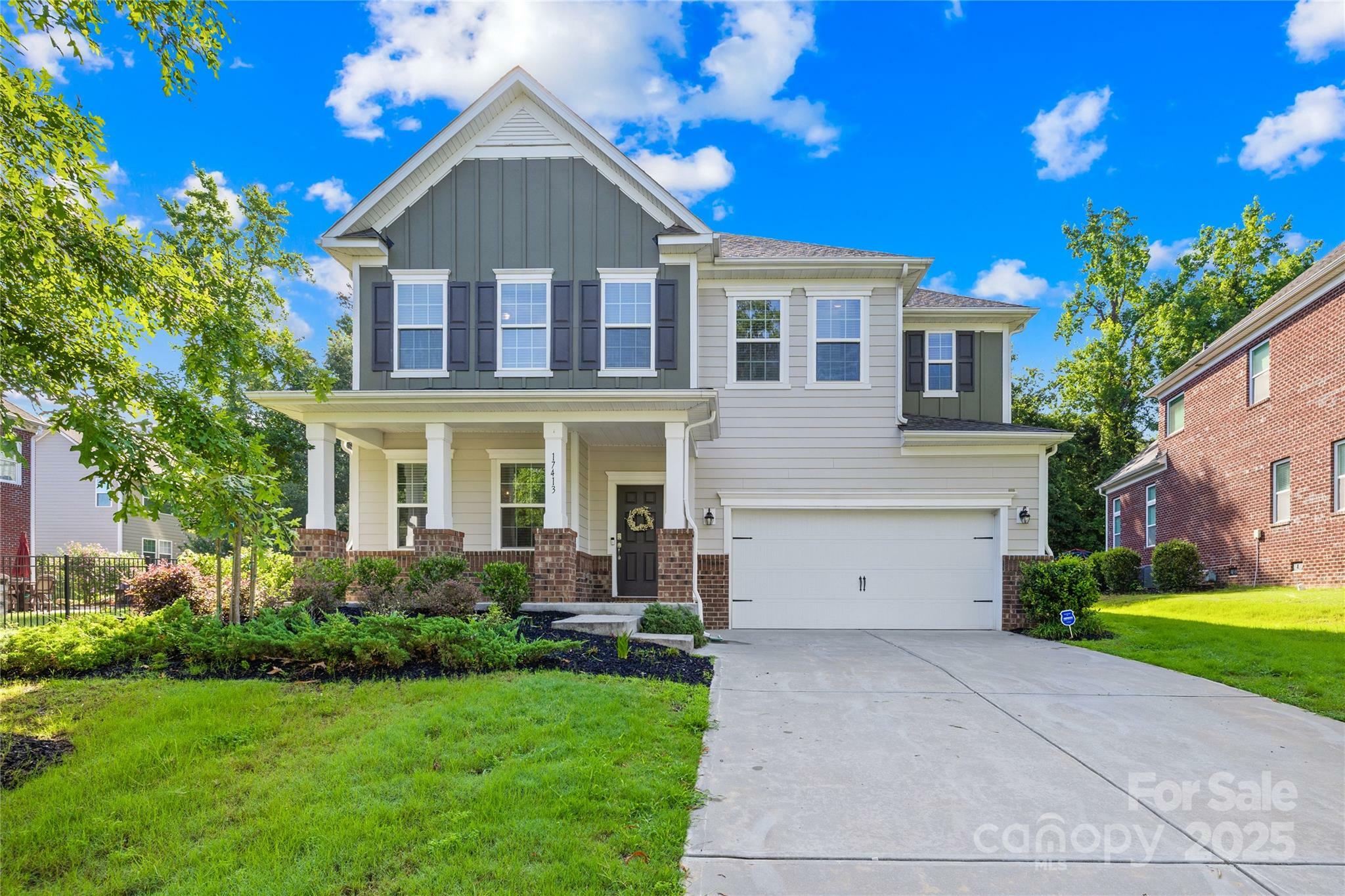 Property Photo: 17413 Caddy Court NC 28278