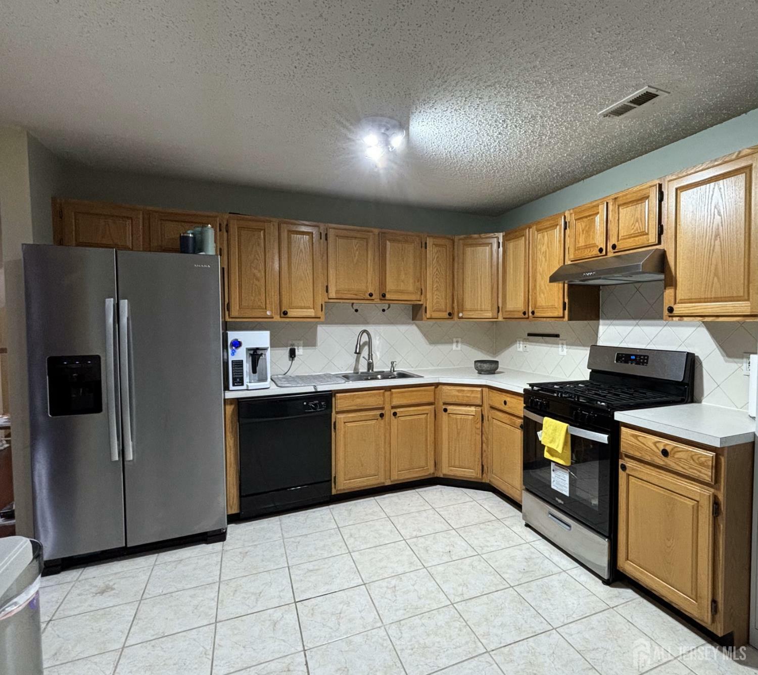 Property Photo: 68 Prestwick Way NJ 08820