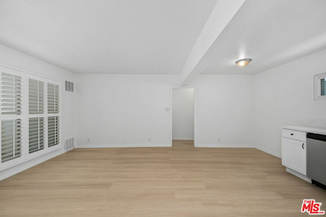 Property Photo: 2621 Centinela Ave CA 90405