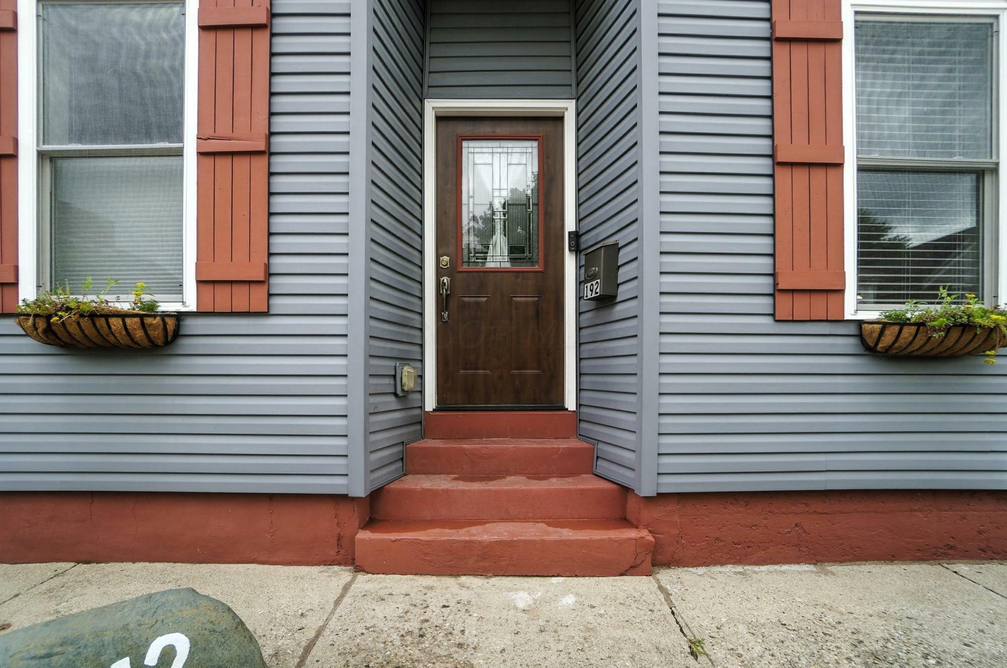 Property Photo: 192 E Morrill Avenue OH 43207