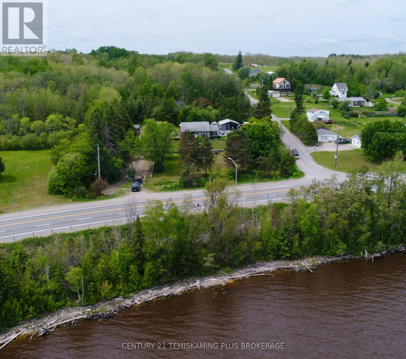 4 Dutton Street  Temiskaming Shores (Haileybury) ON P0J 1K0 photo