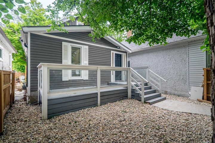 Property Photo: 683 Stella Avenue MB R2V 2W8