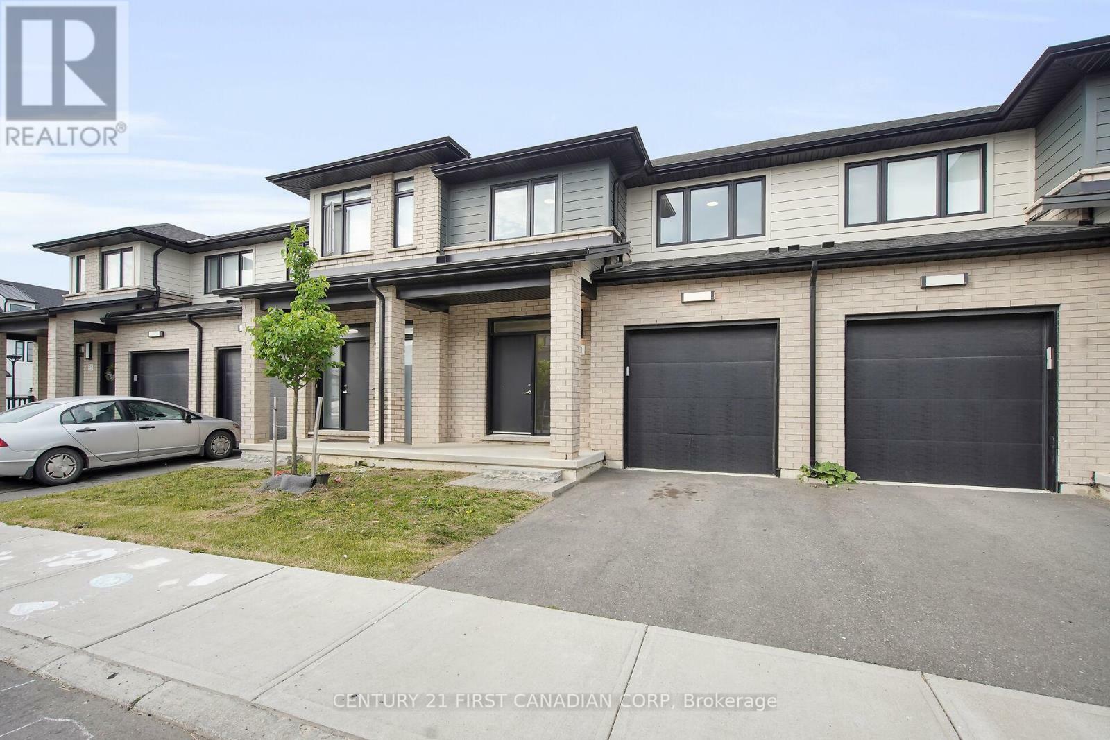Property Photo: 3635 Southbridge Avenue 31 ON N6L 0G8