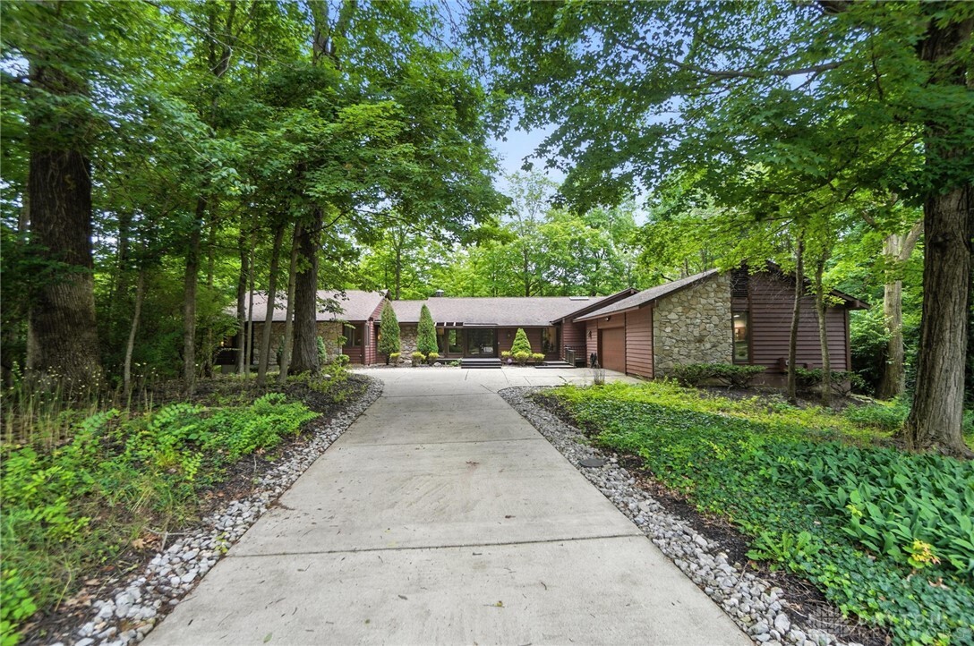 Property Photo:  1917 Antrim Court  OH 45042 