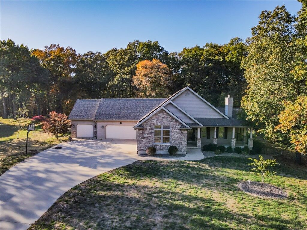 Property Photo: 15690 E 1100th Avenue IL 62401