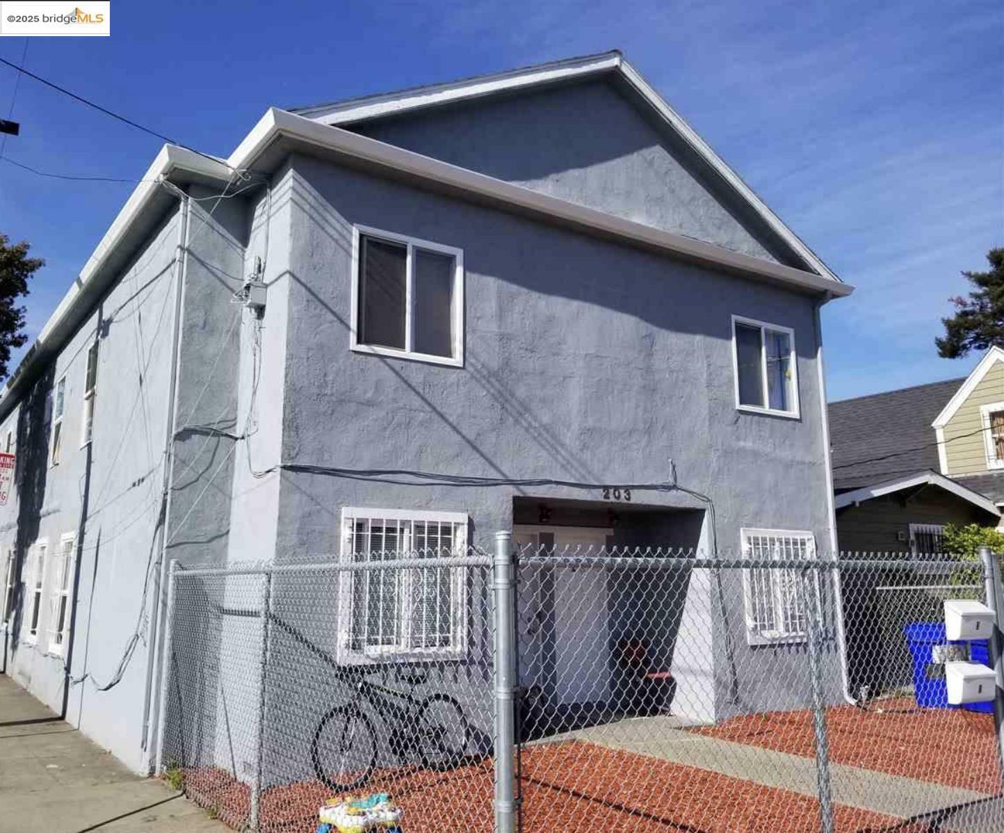 Property Photo: 203 Bissell Ave CA 94801