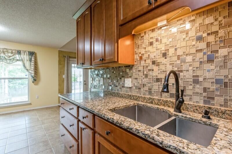 Property Photo: 527 Tom Sawyer Lane FL 32536