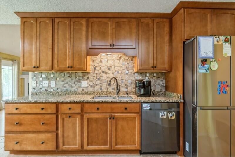 Property Photo:  527 Tom Sawyer Lane  FL 32536 