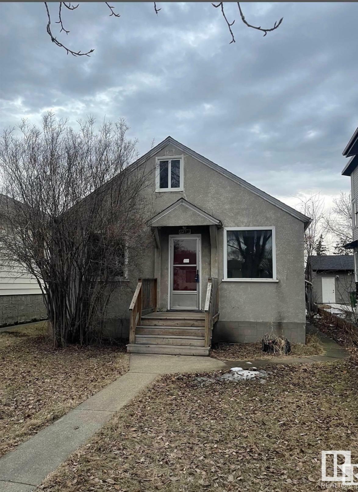 Photo de la propriété: 12239 101 Street NW AB T5G 2C5