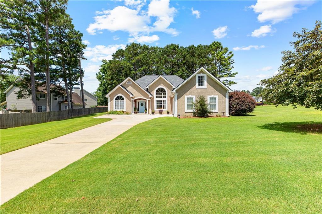 Property Photo: 215 Fieldstone Way GA 30265