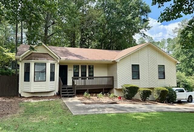 Property Photo: 647 Sunshine Trace NW GA 30102
