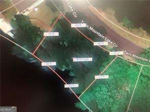 Property Photo: 1581 Twin Mountain Lake Circle GA 30175