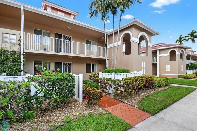 Property Photo: 5914 Regal Glen Dr 109 FL 33437