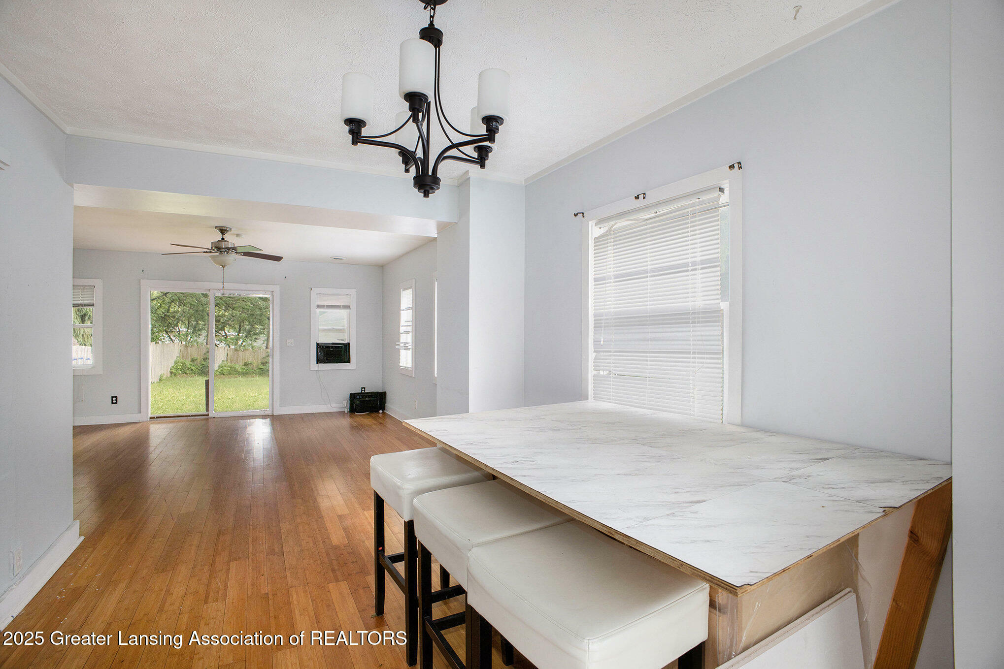 Property Photo:  1422 Redwood Street  MI 48915 