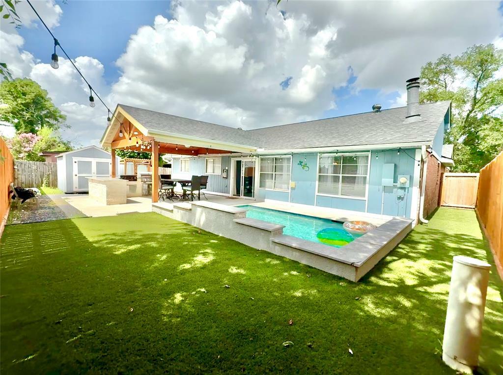 Property Photo: 1371 Stevenage Lane TX 77530
