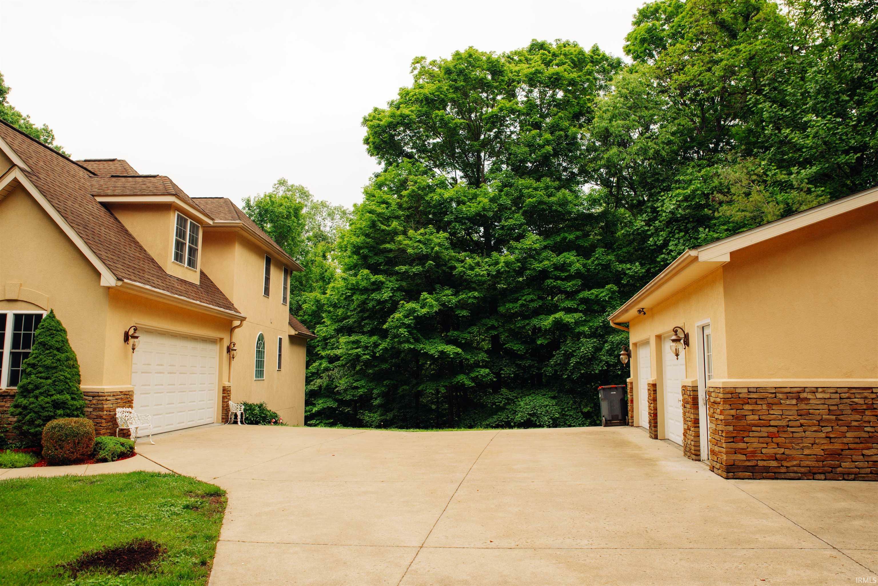 Property Photo: 5105 E Earl Young Road IN 47408