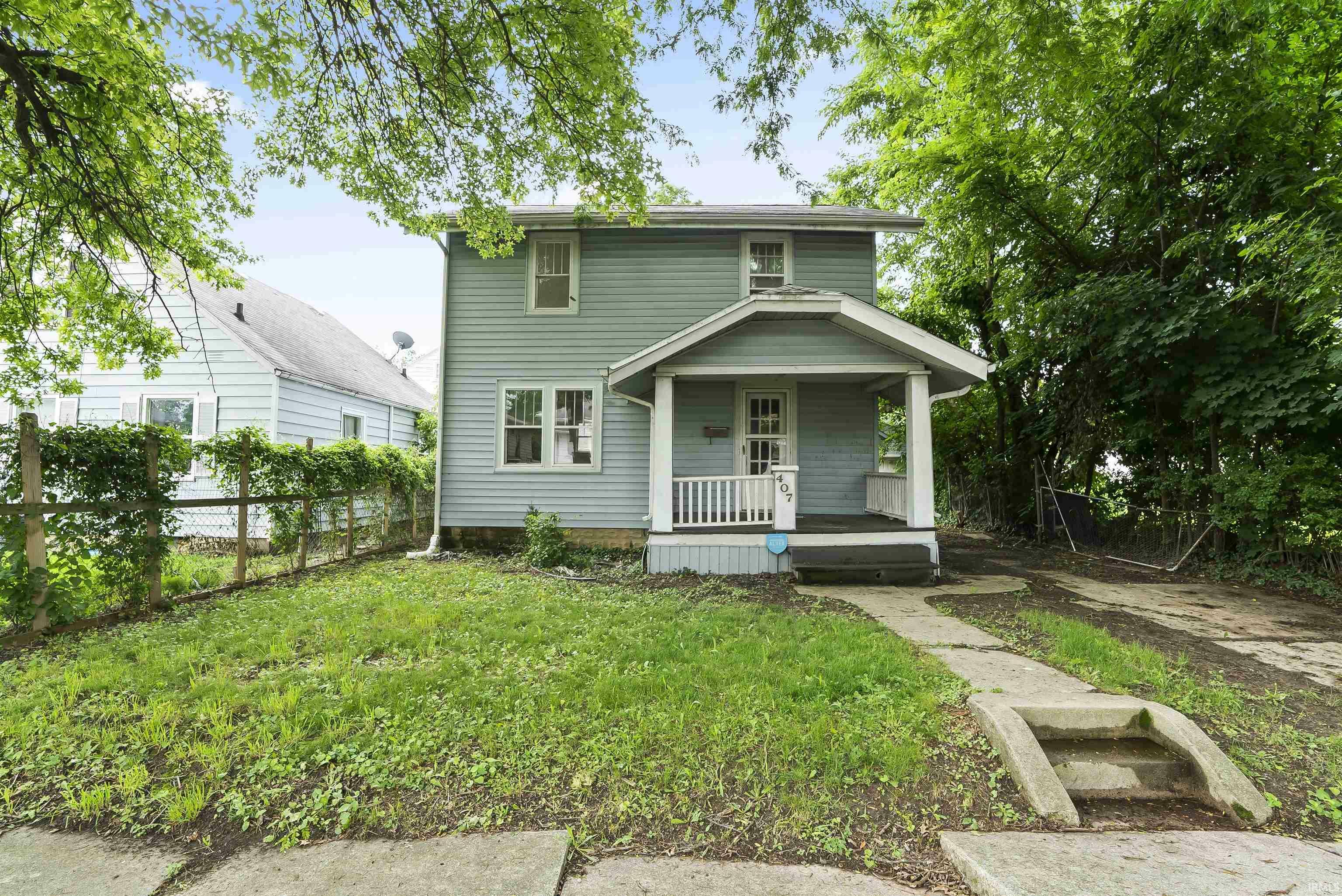 Property Photo: 407 W Branning Avenue IN 46807-2326