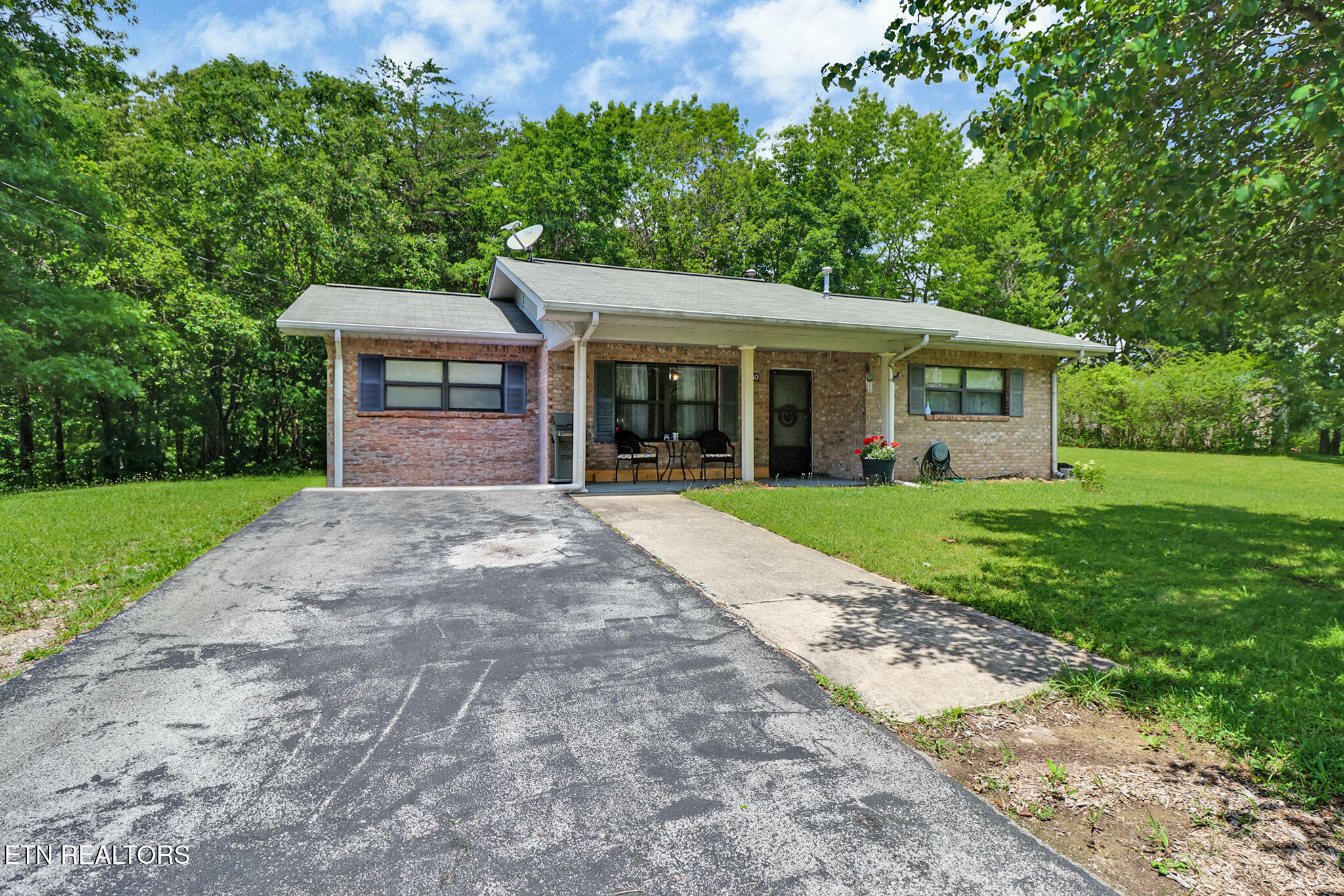 Property Photo: 80 Netherton Court TN 38555