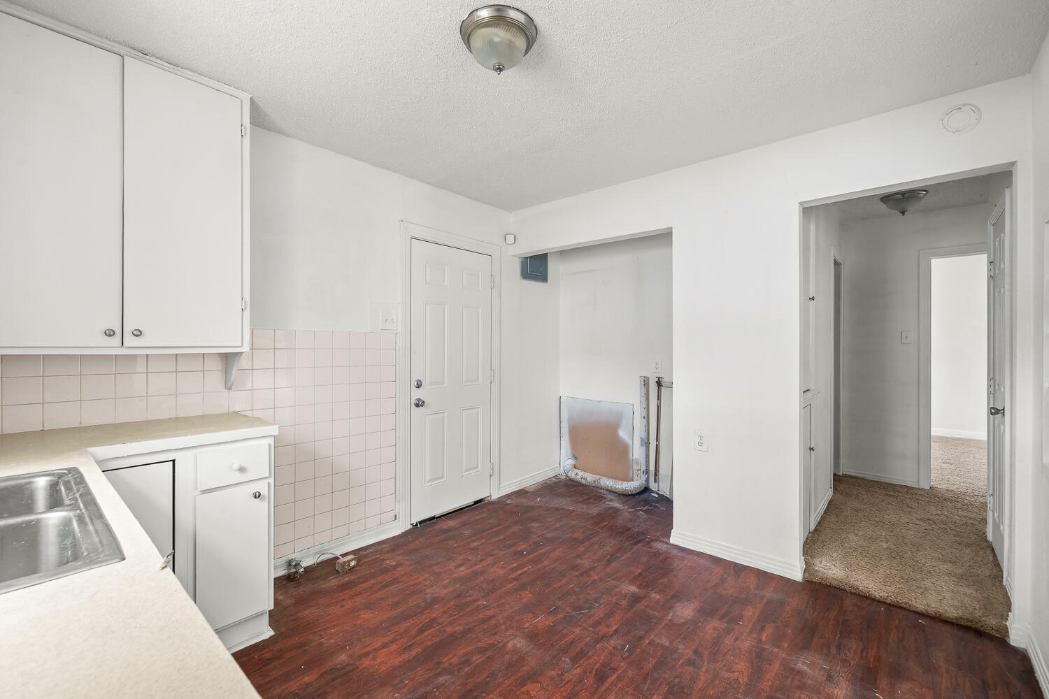 Property Photo: 111 Avenue U TX 79415