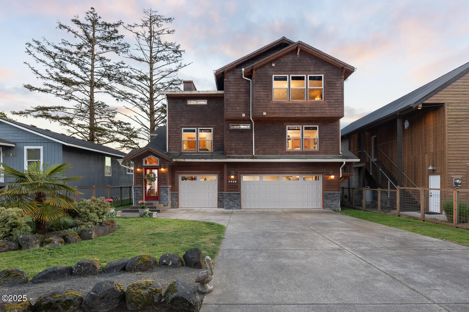 Property Photo:  6925 Parker Street  OR 97135