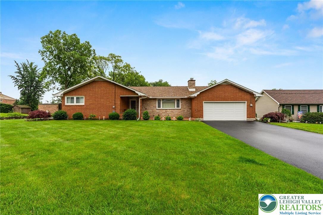 Property Photo: 194 Gallagher Road PA 18052