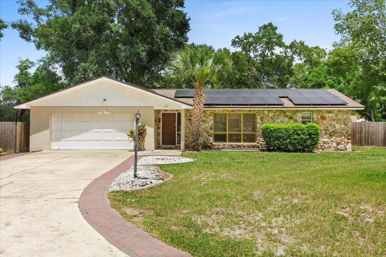 Property Photo: 12 Horseman Cove FL 32750
