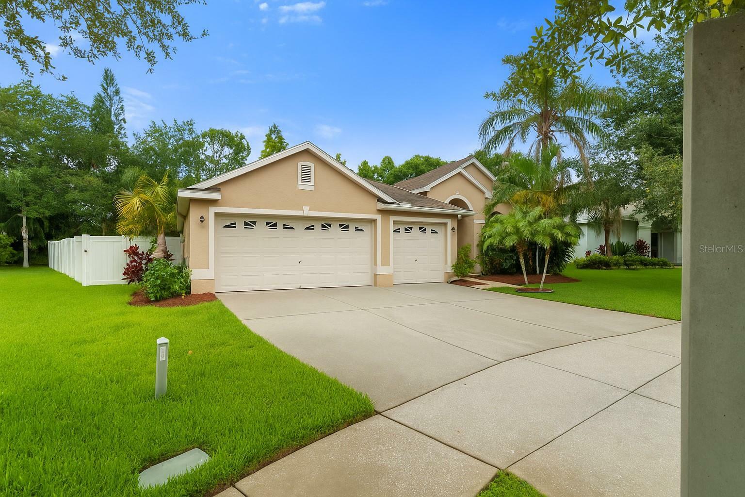Property Photo: 12031 Mountbatten Drive FL 33626