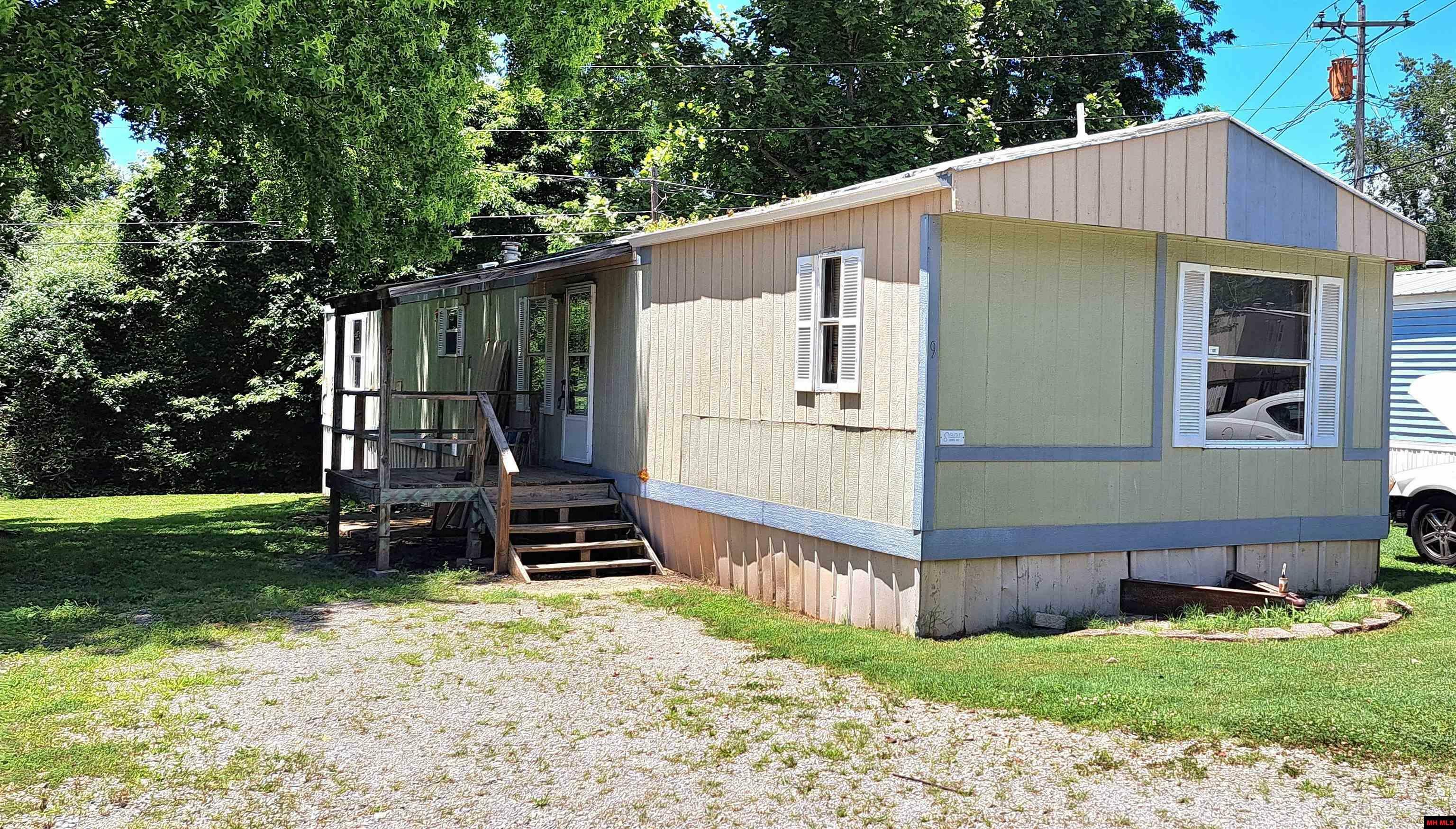 Property Photo: 1326 E 9th Street AR 72653