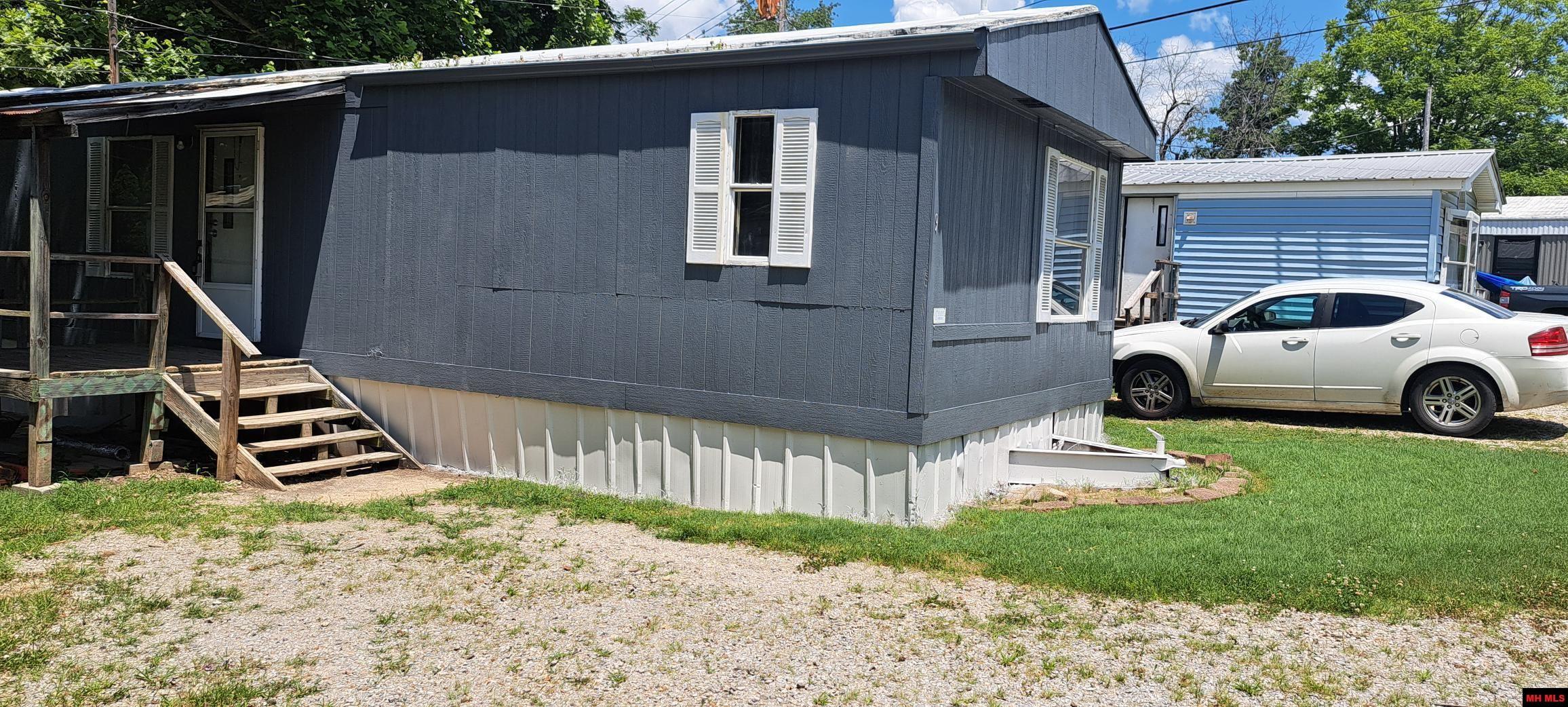 Property Photo: 1326 E 9th Street AR 72653
