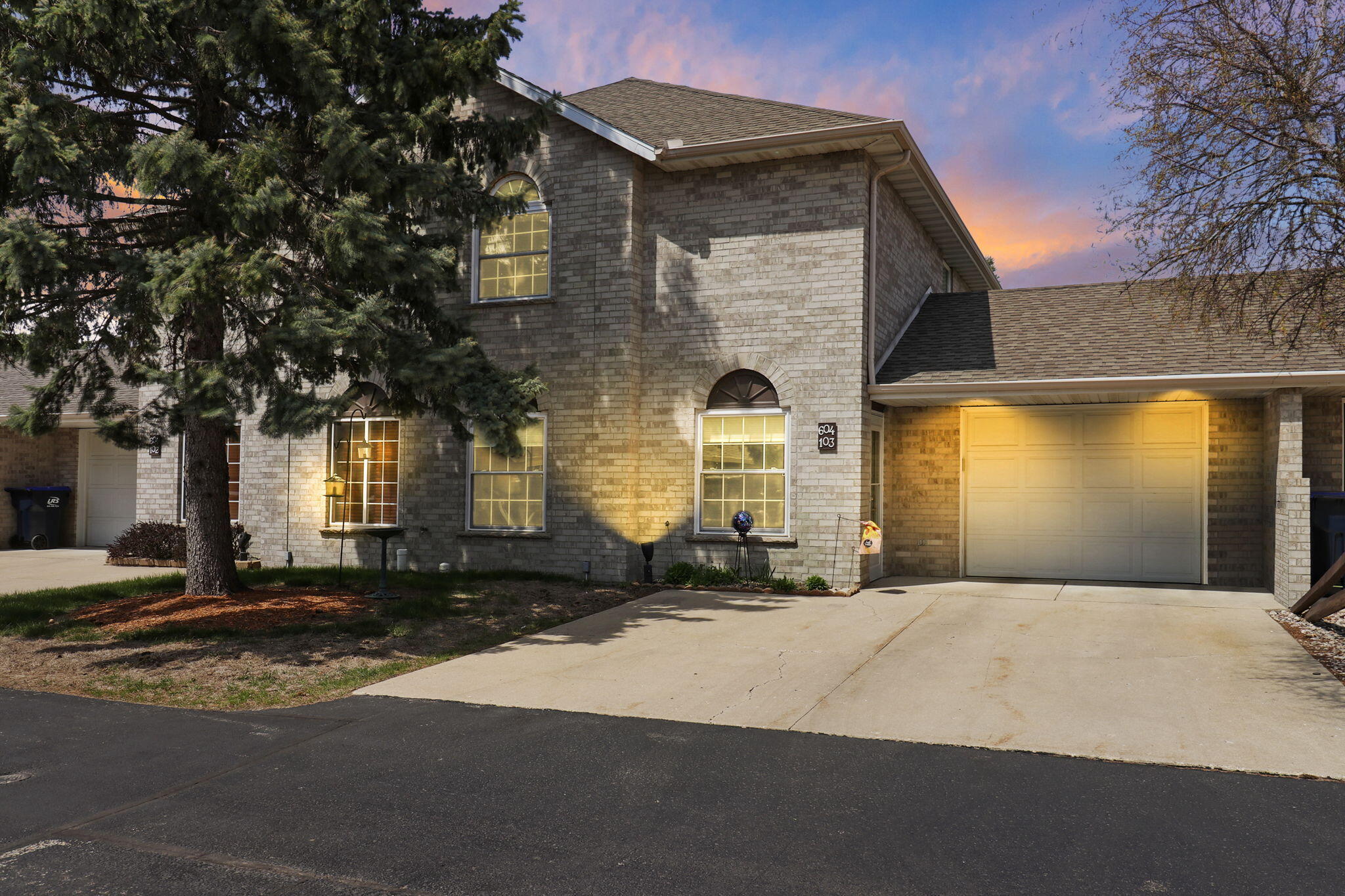604 E Market St 103  Elkhorn WI 53121 photo