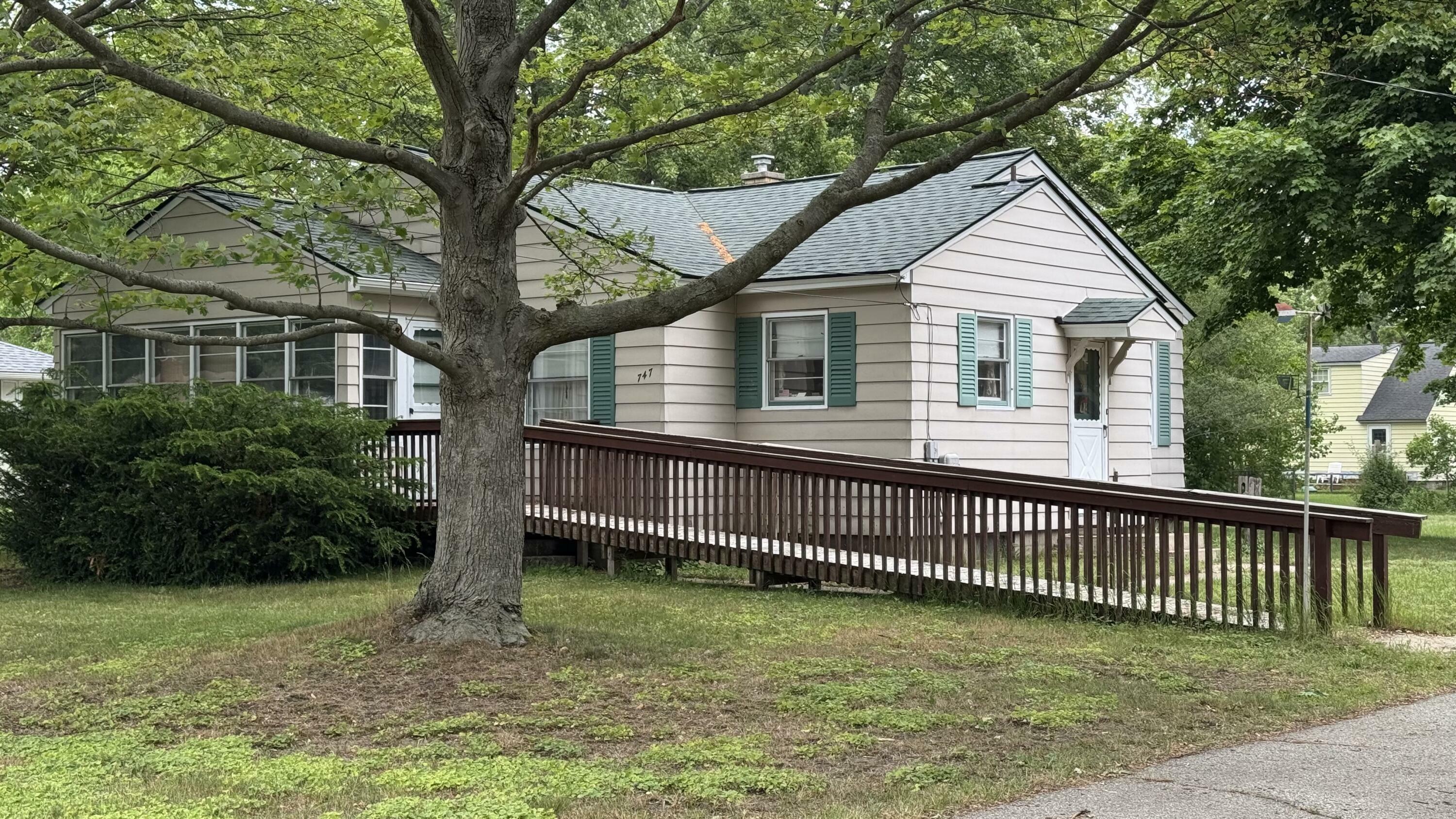 Property Photo: 747 Aster Avenue MI 49423
