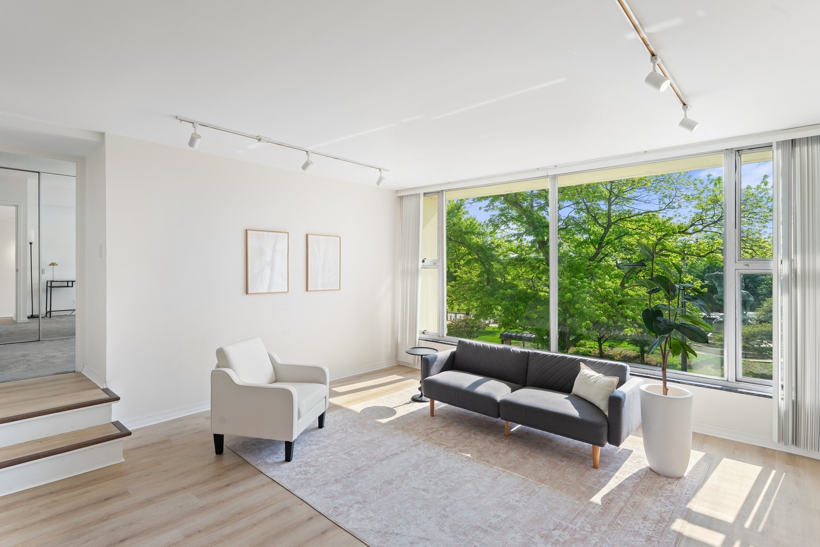 Property Photo: 3200 N Lake Shore Drive 302 IL 60657