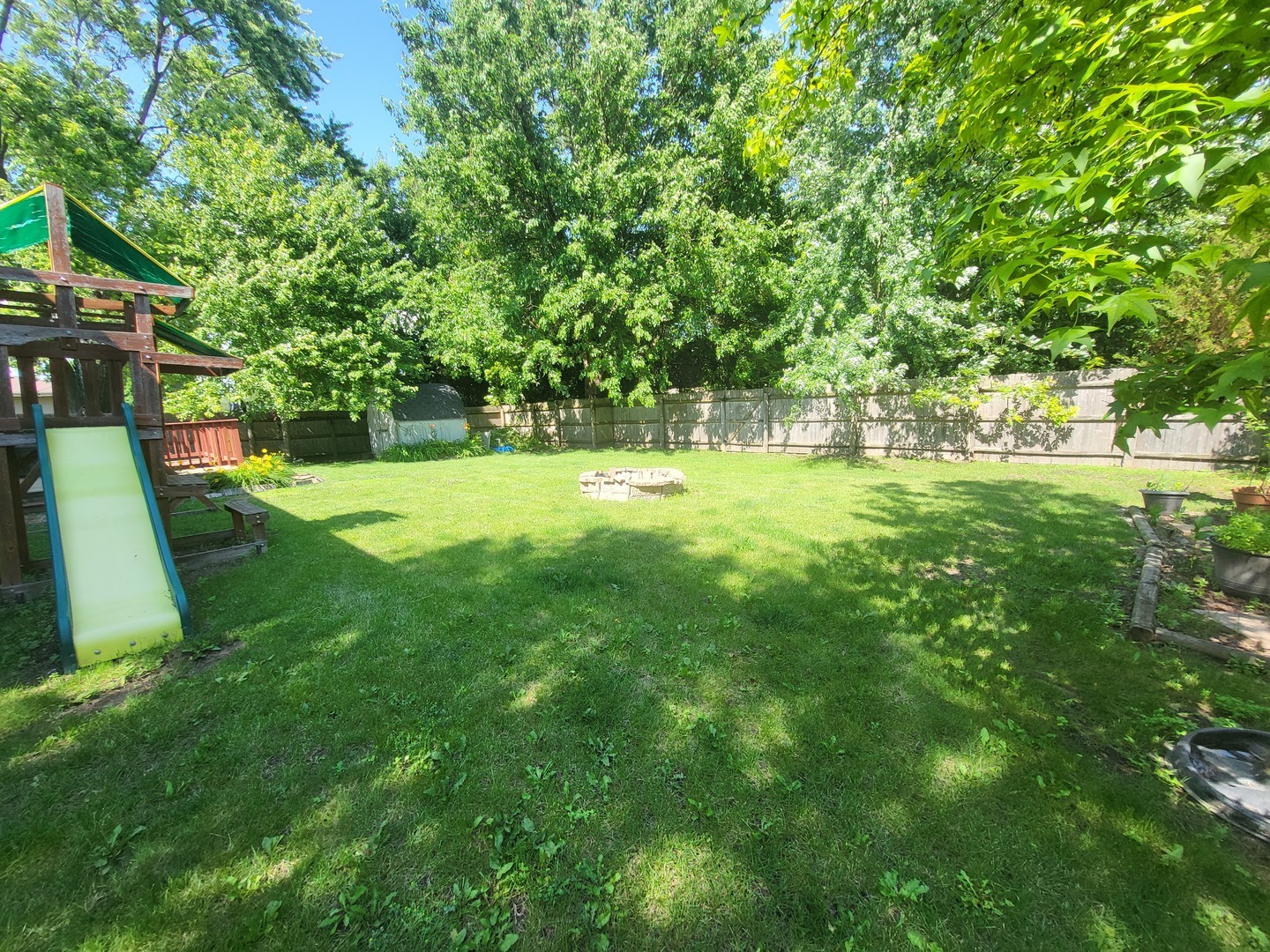 Property Photo: 604 Parkshore Drive IL 60404