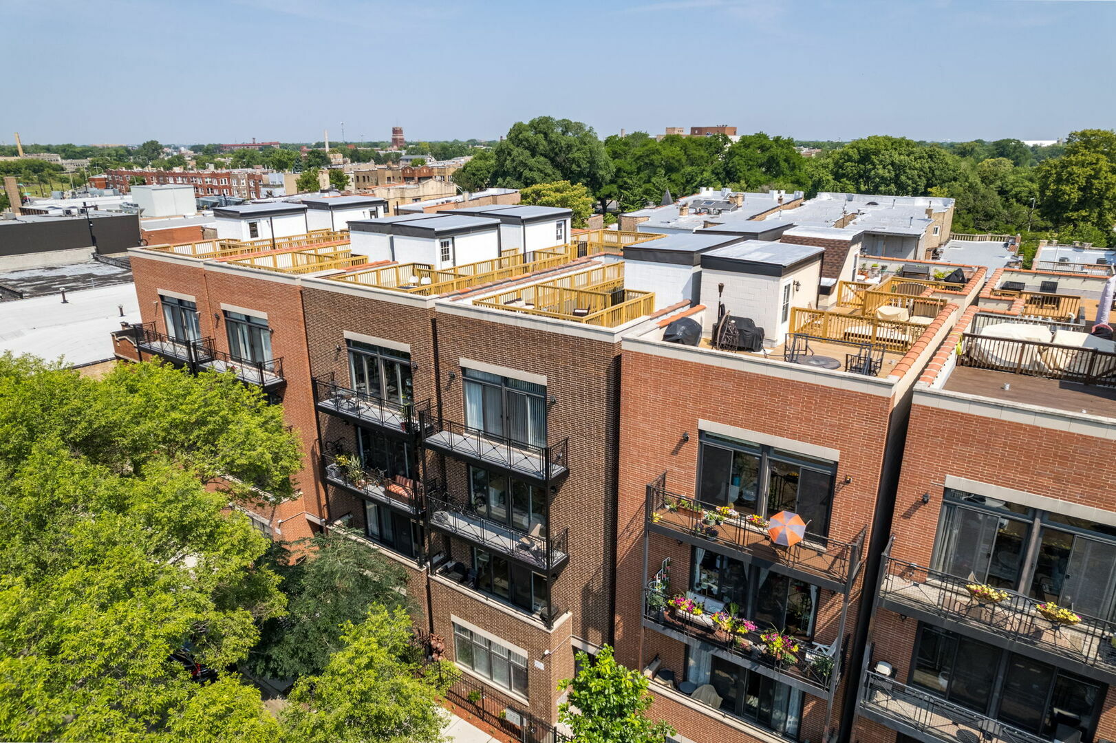Property Photo: 3130 W Walton Street 1 IL 60622