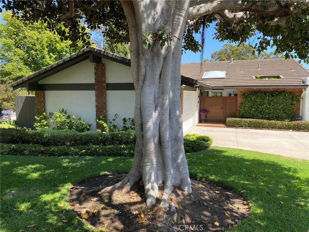 Property Photo: 1951 Vista Caudal CA 92660