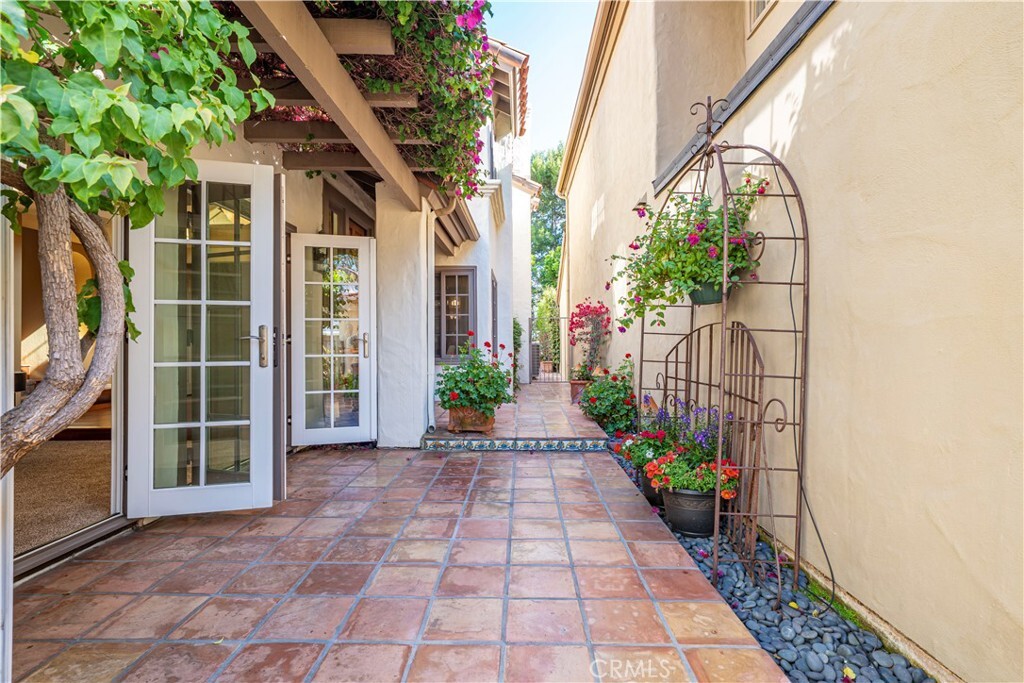Property Photo: 5620 La Paz Street CA 90803