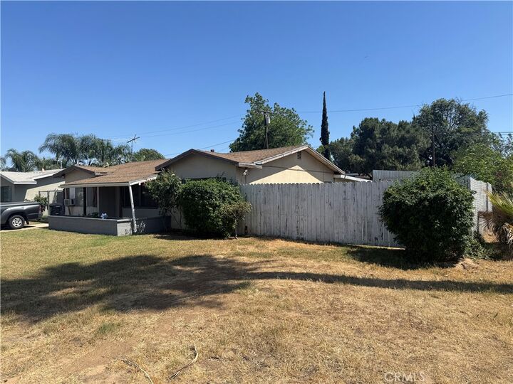 Property Photo: 6088 Vista De Oro CA 92509
