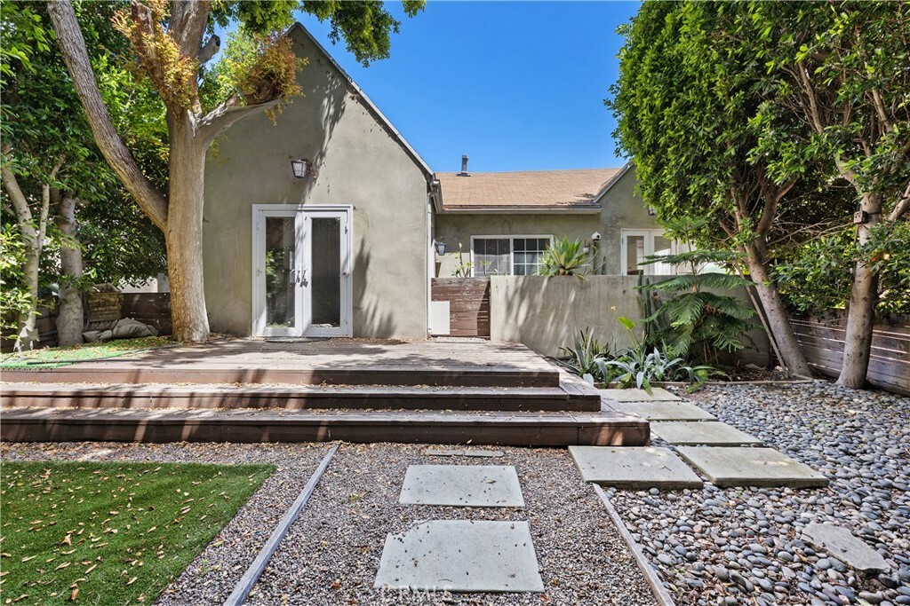 Property Photo: 1944 Chariton Street CA 90034