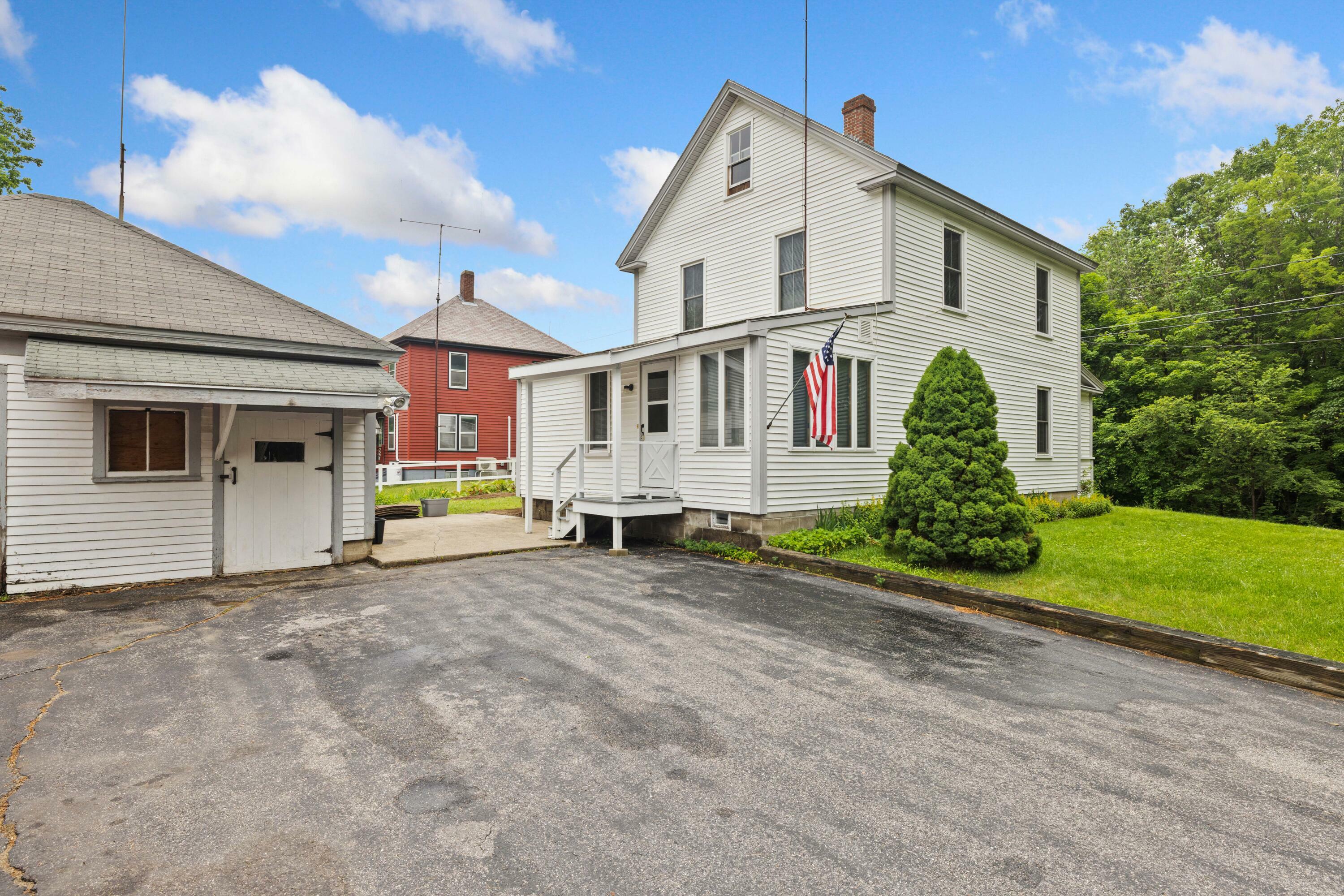 Property Photo:  33 Maple Street  ME 04048 