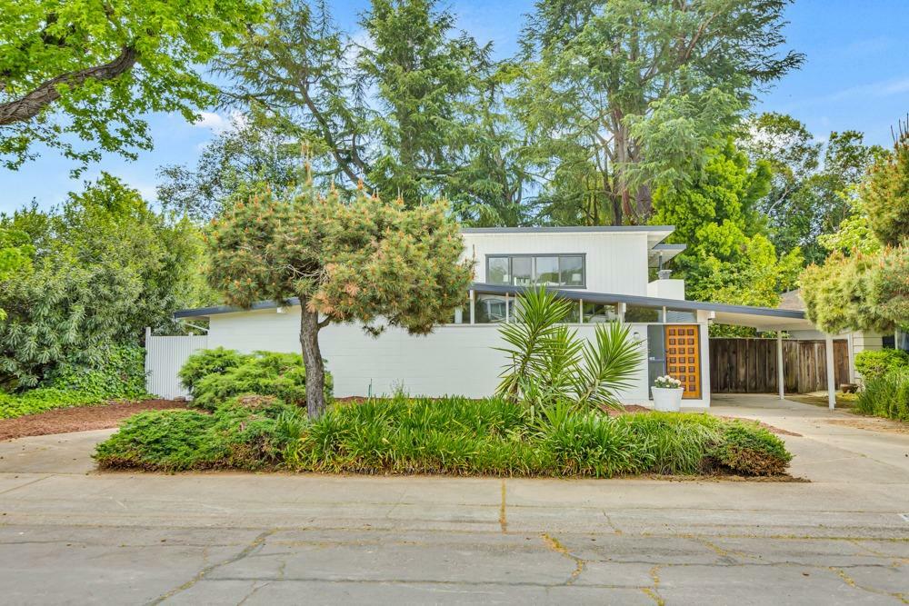 5190 Sandburg Drive  Sacramento CA 95819 photo