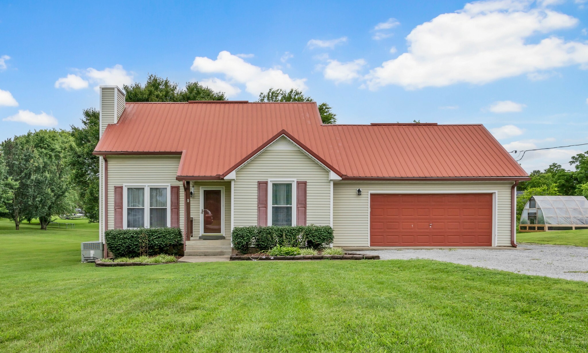 Property Photo: 110 Sandis Ln TN 37142