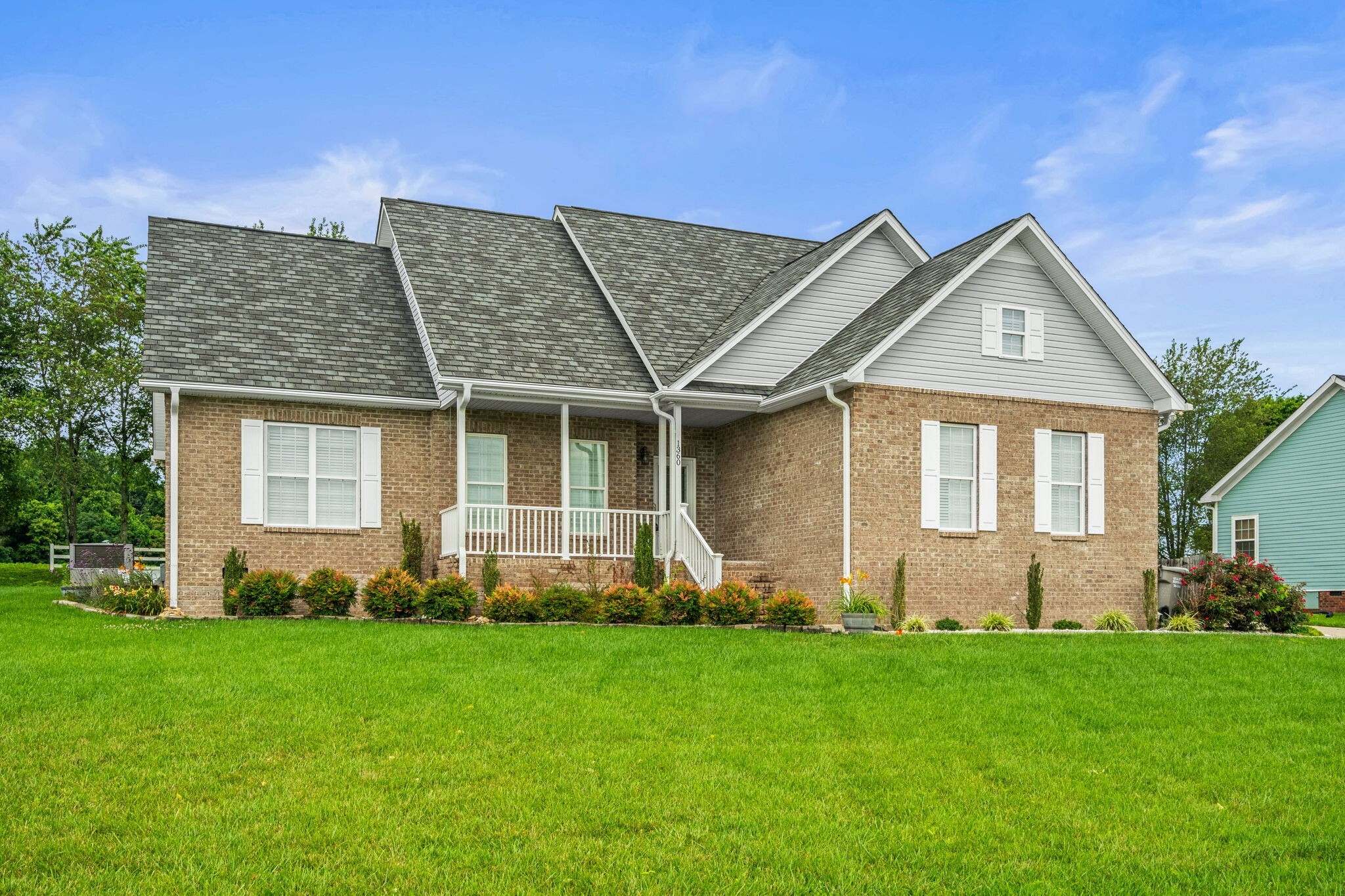 Property Photo: 1360 Everwood Dr TN 37015