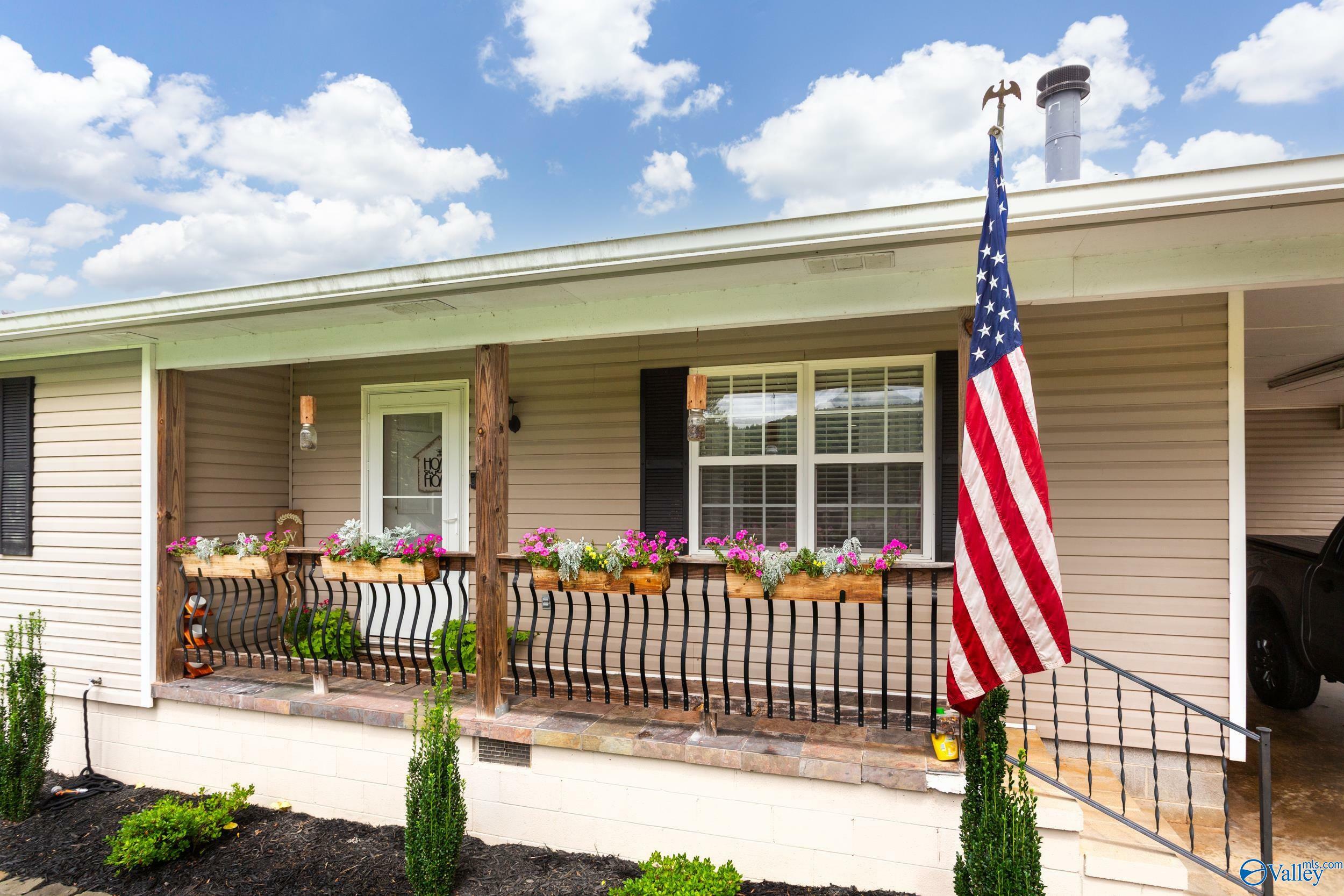 Property Photo: 690 Rainbow Haven AL 35906