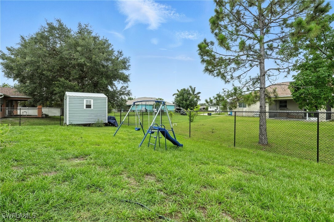 Property Photo: 5005 Beauty Street FL 33971